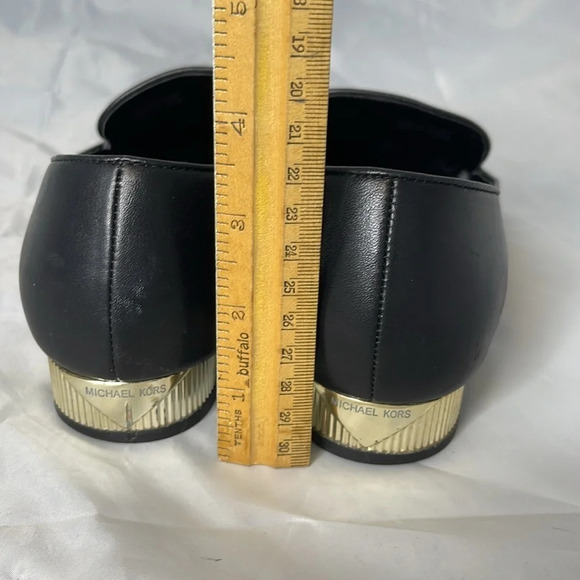 MICHAEL Michael Kors Black Genuine Leather Flat  Loafers Gold Logo Heel Size 8M - Picture 10 of 13